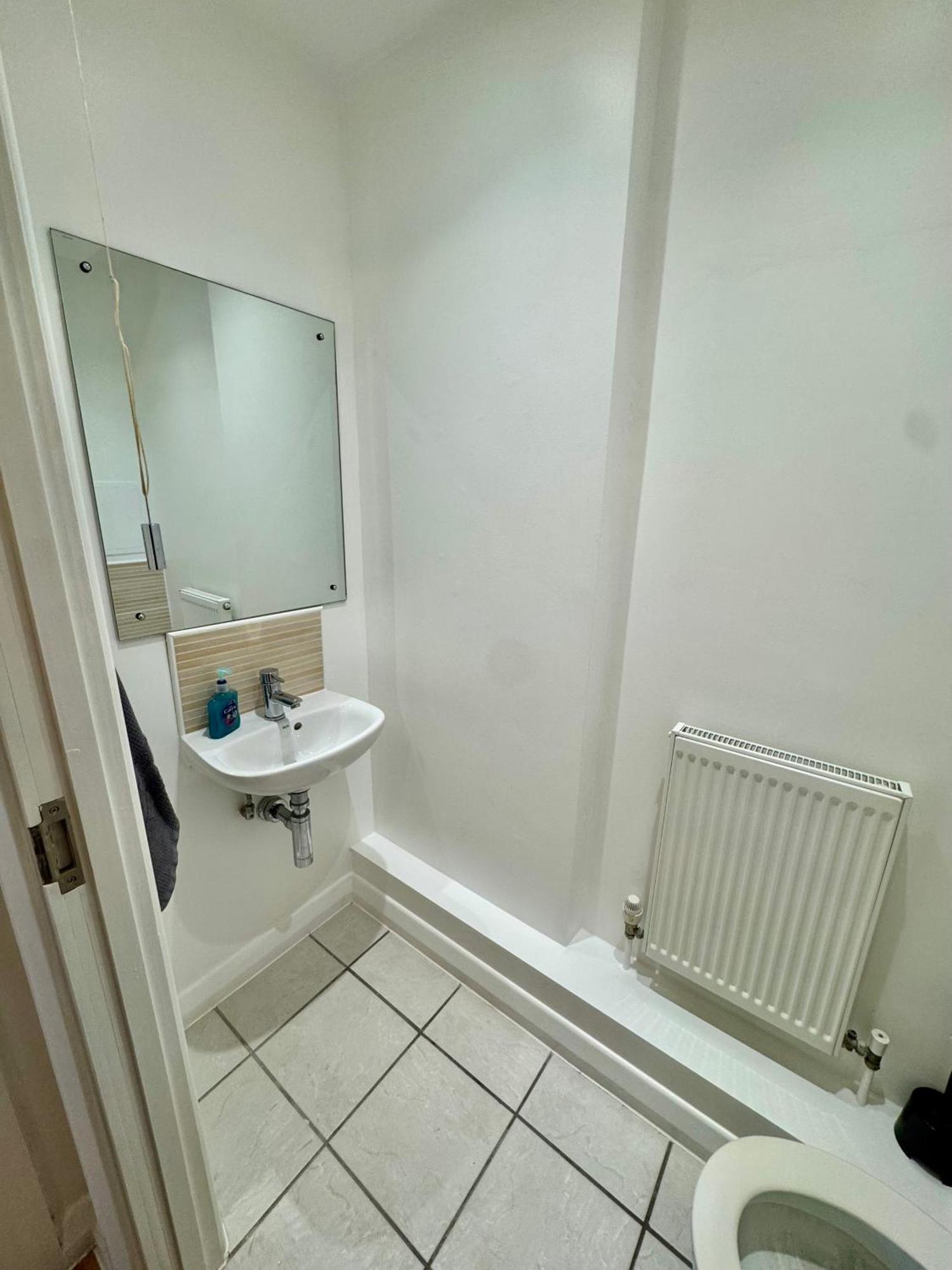 Spacious & Serene 2 Bed, Sleeps 6 With Canal View And Underground Parking