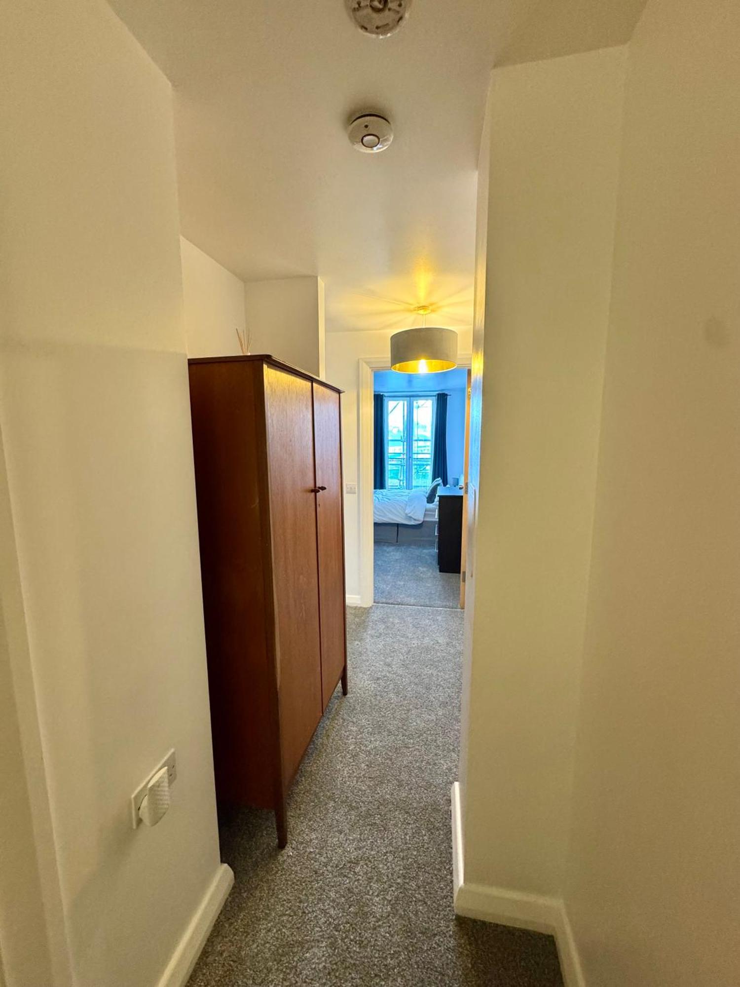 Apartamento Spacious & Serene 2 Bed, Sleeps 6 With Canal View And Underground Parking